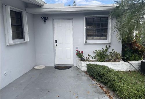 b-3610 Lloyd Drive, Oakland Park, FL, 33309 | Card Image