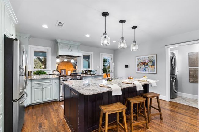 Oversized island with seating. | Image 5