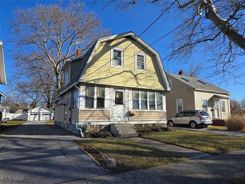 617 New 4th St, Fairport Harbor, OH, 44077-5702 | Card Image