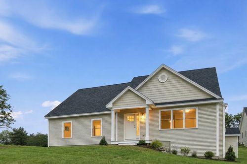 10 Juliana Ave, Nashua, NH, 03064-1669 | Card Image