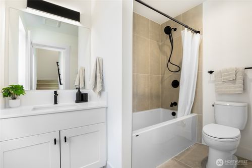 10533 B Stone Ave N, Seattle, WA, 98133 | Card Image