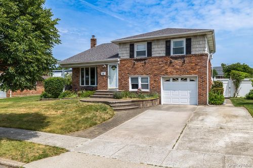 39 Grant St, Farmingdale, NY, 11735-6710 | Card Image