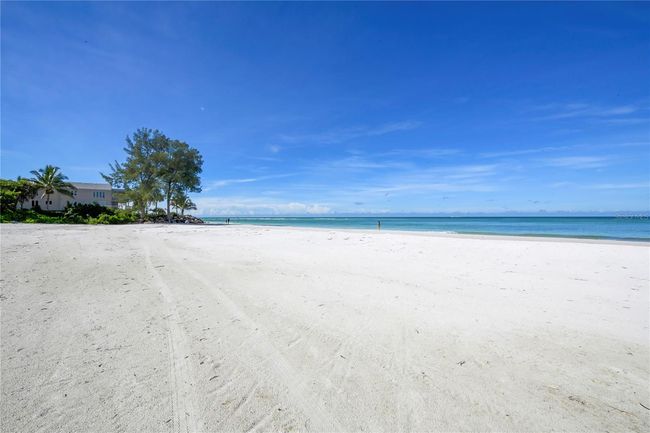 APT-805 - 19 Whispering Sands Dr, Condo with 2 bedrooms, 2 bathrooms and null parking in Siesta Key FL | Image 36