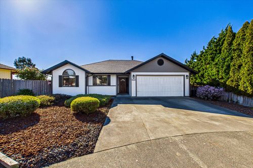 2542 Hannah Ct, Fortuna, CA, 95540-3443 | Card Image