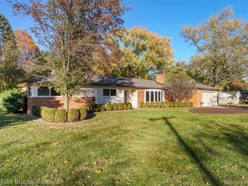 1159 Christian Hills Dr, Rochester Hills, MI, 48309-2845 | Card Image