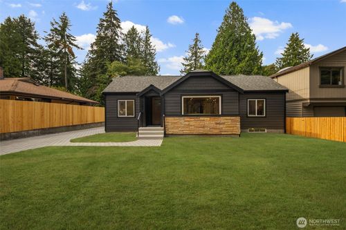 a-840 Ne 100th St, Seattle, WA, 98125-7416 | Card Image