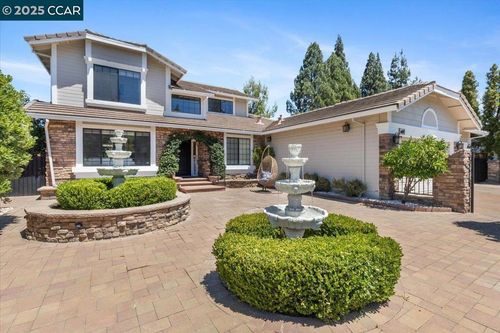 5497 Silver Sage Ct, Concord, CA, 94521 | Card Image