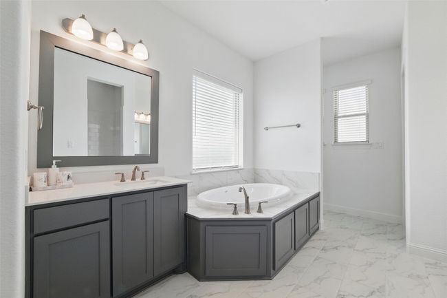 621 Cimarron Meadows Dr, House other with 4 bedrooms, 2 bathrooms and null parking in Waxahachie TX | Image 25