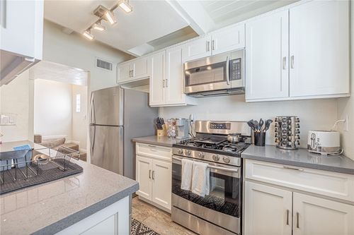 43621 Stanridge Ave, Lancaster, CA, 93535-4004 | Card Image