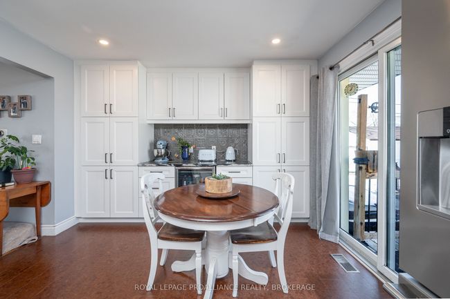 70 Briscoe St, House other with 4 bedrooms, 2 bathrooms and 4 parking in Amherstview ON | Image 10