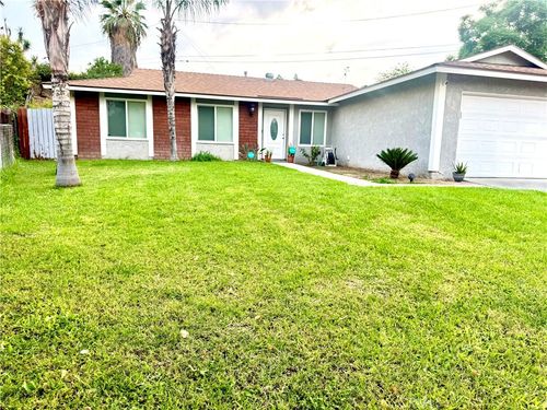 1813 Michigan St, Colton, CA, 92324-1326 | Card Image