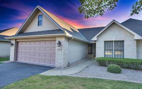 1077 Wildwood Ln, Schererville, IN, 46375-1089 | Card Image