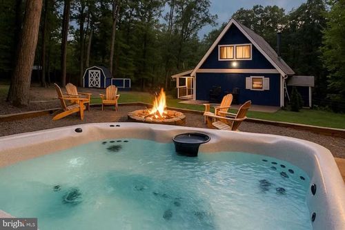 137 Park View Ln, SHENANDOAH, VA, 22849-3366 | Card Image