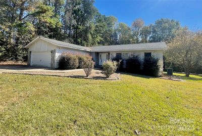 8800 Crestwood Drive, House other with 4 bedrooms, 2 bathrooms and null parking in Mount Pleasant NC | Image 2