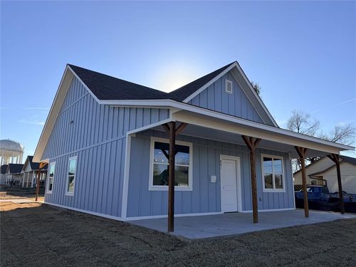 801 W Franklin St, Shawnee, OK, 74804-2742 | Card Image