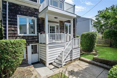 apt-1-11 Crescent Rd, Middletown, RI, 02842-6086 | Card Image