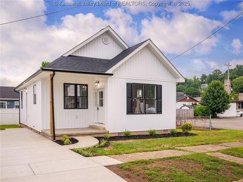 1509 15th St, Nitro, WV, 25143-1805 | Card Image