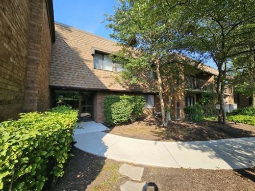 apt-114-50 Old Oak Dr, Buffalo Grove, IL, 60089-3621 | Card Image