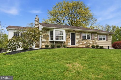 83 Wrenwood Way, NEWTOWN, PA, 18940-9619 | Card Image