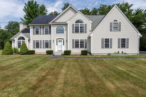 179 Windsor Dr, Auburn, NH, 03032-3843 | Card Image