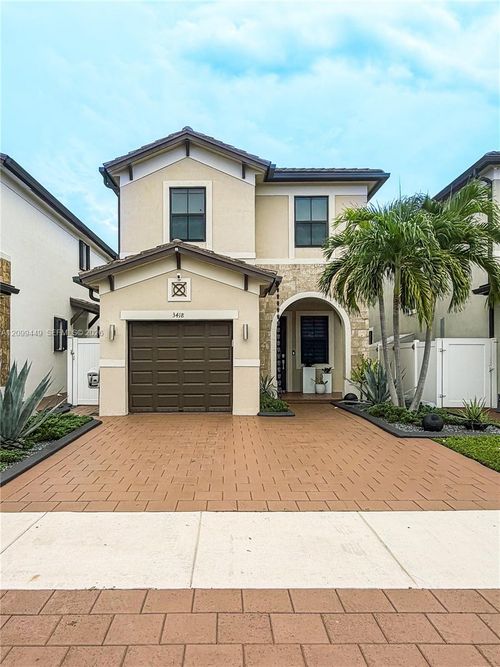 3418 W 108th St, Hialeah, FL, 33018-2176 | Card Image