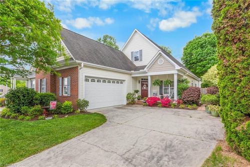 6604 Springfield Village Ln, Clemmons, NC, 27012-8986 | Card Image