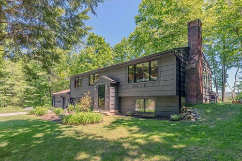 144 Oak Knoll Rd, Arlington, VT, 05250-8701 | Card Image