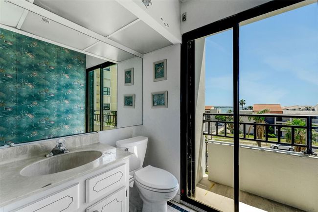APT-403 - 851 Bayway Blvd, Condo with 2 bedrooms, 2 bathrooms and null parking in CLEARWATER BEACH FL | Image 30