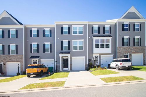 66 Dover Ct, Bridgeport, WV, 26330-2035 | Card Image