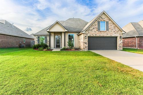 1907 Thibodeaux Rd, Lake Charles, LA, 70607-7706 | Card Image