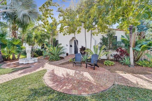 1028 Tyler St, Hollywood, FL, 33019-1304 | Card Image