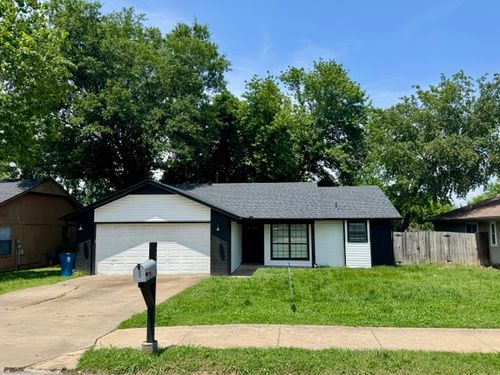 207 Jonathan Dr, Bentonville, AR, 72712-6635 | Card Image