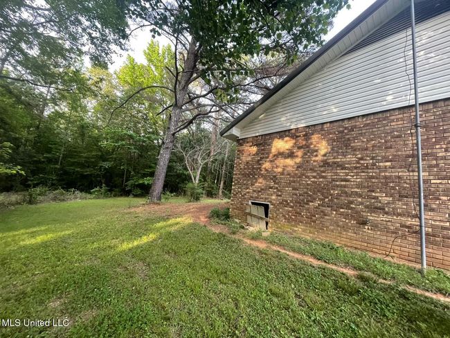 Side Exterior | Image 6