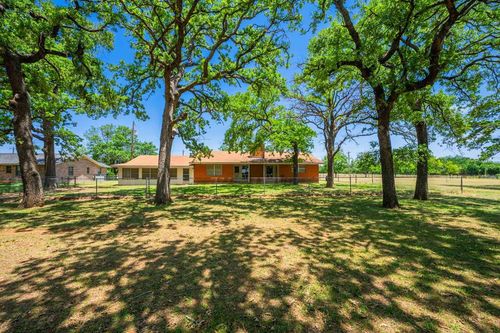 221 Pyka Rd, Fredericksburg, TX, 78624-3614 | Card Image
