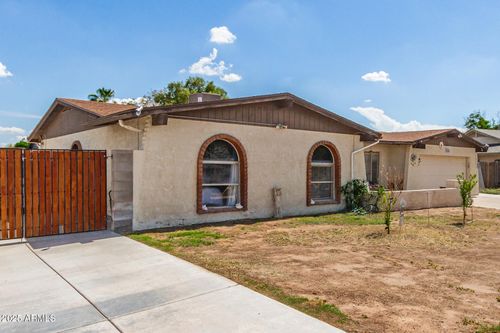 4601 W Golden Ln, Glendale, AZ, 85302-5226 | Card Image