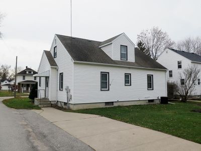 708 Center Avenue, House other with 4 bedrooms, 1 bathrooms and null parking in Decorah IA | Image 3