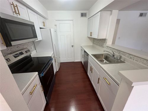 apt-409-2341 Nw 33rd St, Oakland Park, FL, 33309-6445 | Card Image