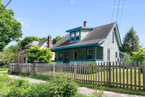 82 Oak Grove Ave, Brattleboro, VT, 05301-6646 | Card Image