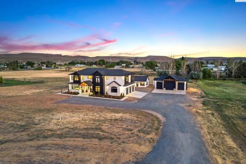 160 Serenity Ln, YAKIMA, WA, 98901-1466 | Card Image