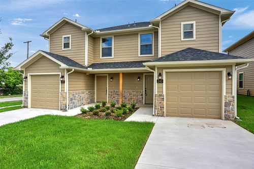 243 W Forest Ave, Sherman, TX, 75090-8802 | Card Image