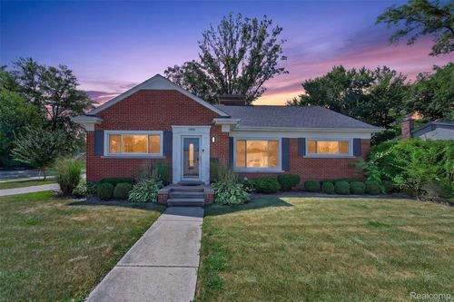 1005 Fernwood Rd, Royal Oak, MI, 48067-1136 | Card Image