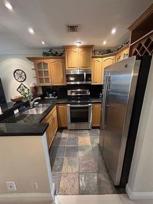 208-9141 Sunrise Lakes Blvd, Sunrise, FL, 33322-1361 | Card Image
