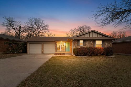 1824 Cordell St, Denton, TX, 76201-2538 | Card Image