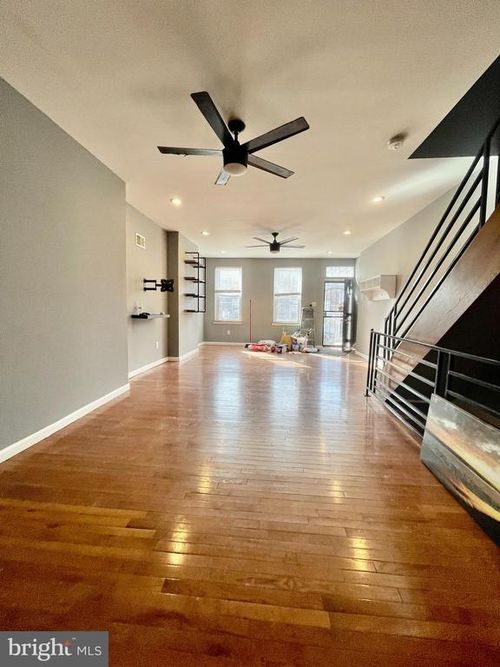 2125 W Seybert St, PHILADELPHIA, PA, 19121-4818 | Card Image