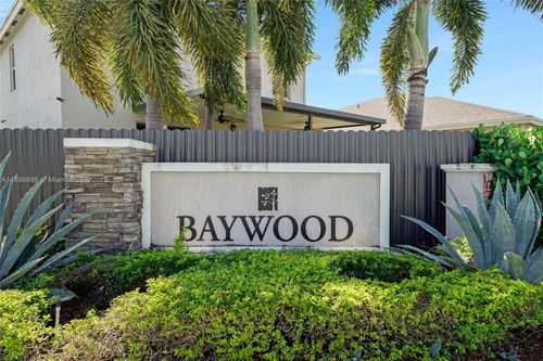 572 Ne 6th Pl, Florida City, FL, 33034-3267 | Card Image