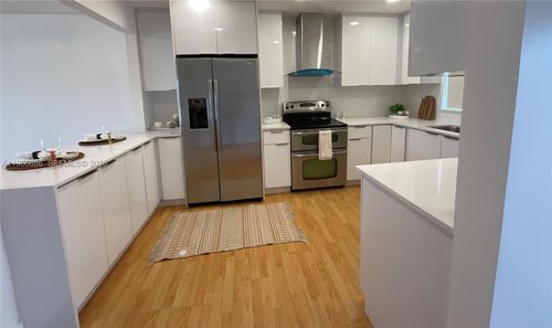 302-9481 Sunrise Lakes Blvd, Sunrise, FL, 33322-1292 | Card Image