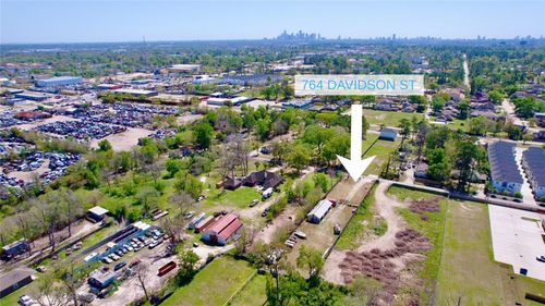 764 Davidson Street, Houston, TX, 77091 | Card Image
