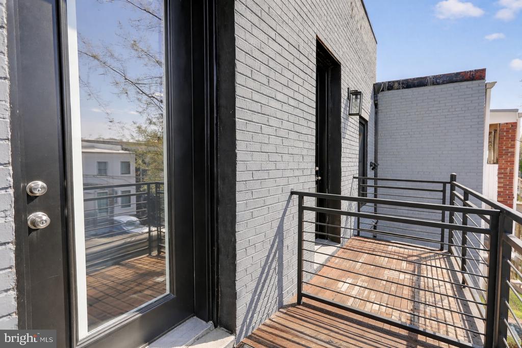 Residential in WASHINGTON 4