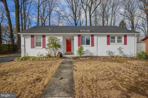 208 Upton St, Rockville, MD, 20850-1838 | Card Image