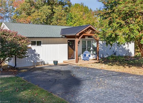 3601 Innwood St, High Point, NC, 27265-2215 | Card Image